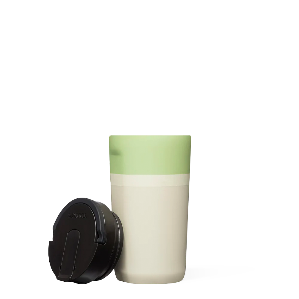 star-warstm-kids-cup-b3 0b29a0bde323--grogu-kids-cup-product-lid-off.png